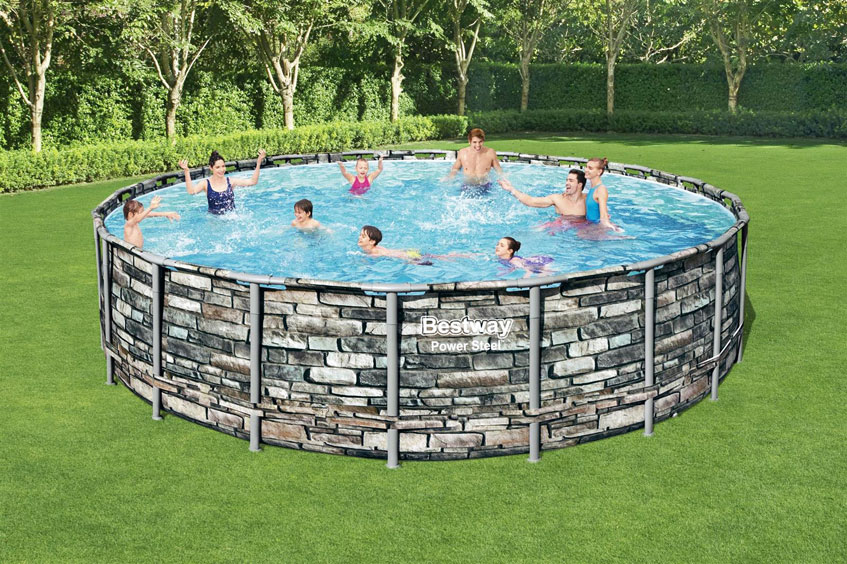 Bestway Pool 610 x 132 cm freistehend im Garten aufgebaut