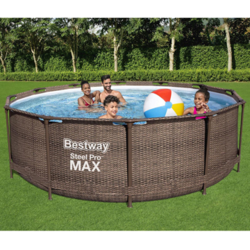 Familie spielt im Bestway Steel Pro Max Pool 56709 Rattanoptik 366x100cm Set