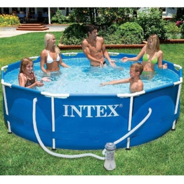 Familie spielt in Ihrem Intex Frame Pool 28202 - 305x76cm inkl. Pumpe
