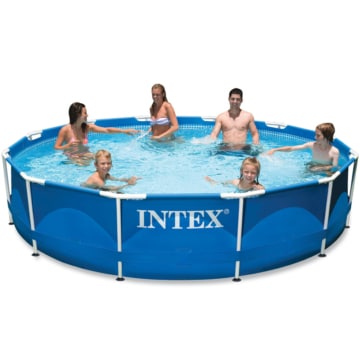 Menschen planschen im Intex Frame Pool 28210 - 366x76cm