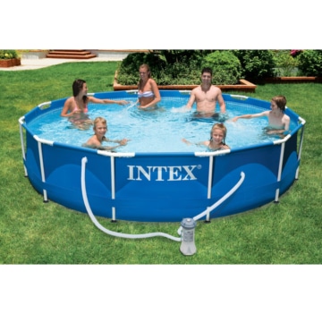 Menschen planschen im Intex Frame Pool 28212 - 366x76cm inkl. Pumpe
