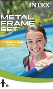 Kind lacht im Intex Frame Pool - 366x76cm inkl. Pumpe