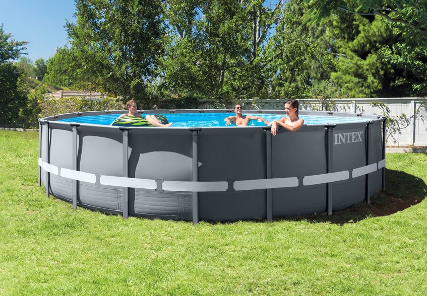 Intex Frame Pool 26334 im Garten aufgebaut