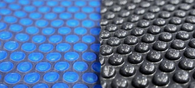 Poolpanda Pool-Solarfolie blaue Oberseite und schwarze Unterseite mit Noppen