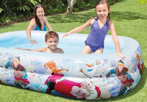 Kinder planschen im INTEX Swimcenter 'Frozen' - Eiskönigin Kinderplanschbecken 175 x 56 x 262 cm