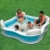 Familie im Intex Aufblasbares Swim Center Family Lounge