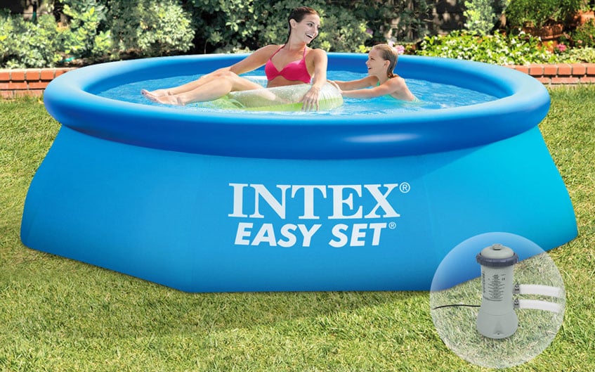 Frau und Kind spielen im Intex Easy Pool 28122