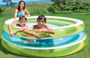 Kinder toben im Intex Swim Center See-through Pool - Kinder Aufstellpool - Planschbecken - Ø 203 x 51 cm