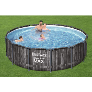 Menschen planschen im Bestway Steel Pro MAX Ersatz Frame Pool ohne Zubehör Ø 427 x 107 cm, Holz-Optik