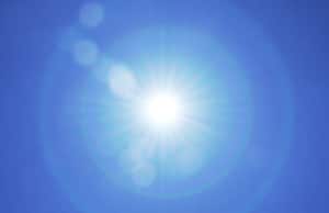 UV-Strahlung der Sonne wirkt sich auf den Chlorwert im Pool au