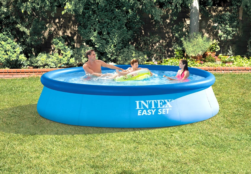 Intex Easy Pool 28130 - 366x76 cm im Garten aufgebaut