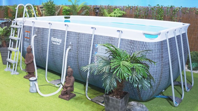 Bestway 412x201x122 cm 56722 im Poollabor aufgebaut