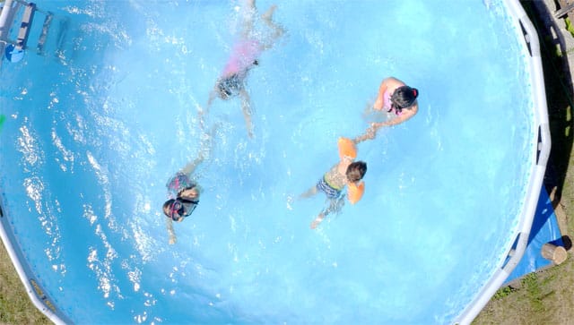 baden um zu viel chlor im pool los zu werden kann man kritisch sehen