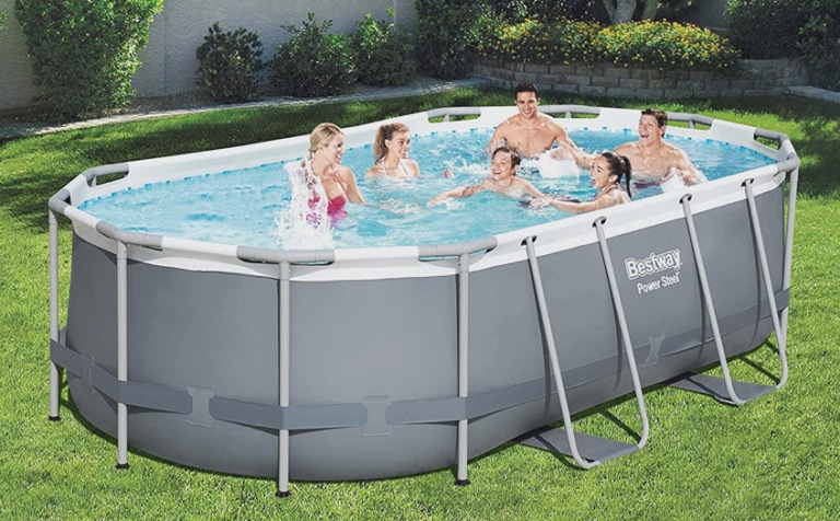 Ein ovaler Pool von Intex und Bestway für die neue Poolsaison