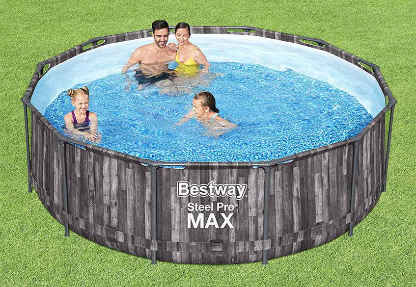 Familie spielt im Bestway Frame Pool 366x100 cm